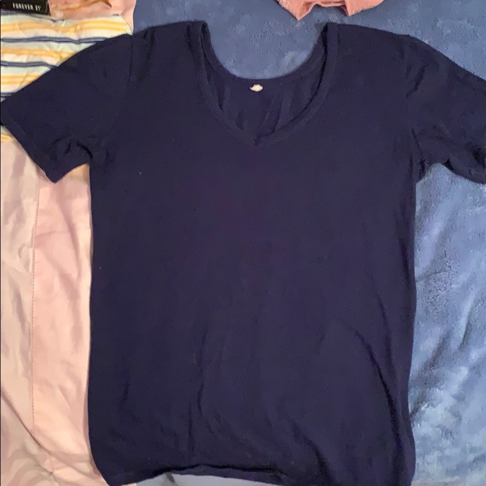 Classic Navy V-neck Scoop Tshirt